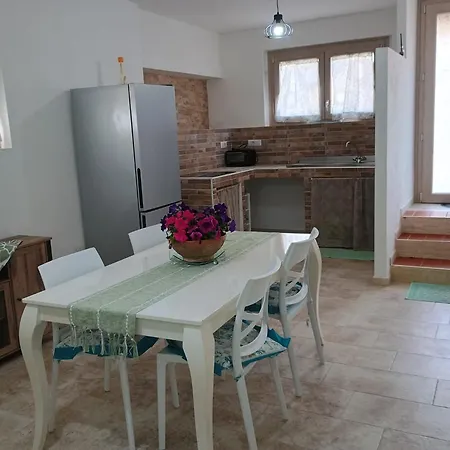Casa Fuori Le Mura Iglesias